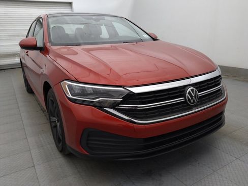 Used 2024 Volkswagen Jetta SE FWD image 13