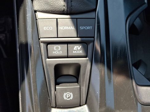 Used 2025 Toyota Camry SE image 26