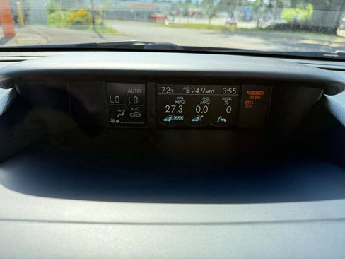Used 2017 Subaru Forester 2.5i Touring AWD/4WD image 31