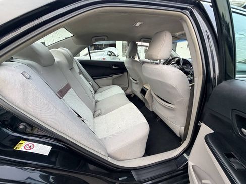 Used 2012 Toyota Camry LE FWD image 48