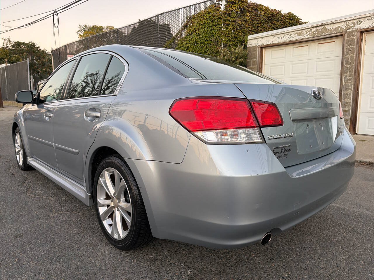 Used 2013 Subaru Legacy 2.5i Premium AWD/4WD image 3