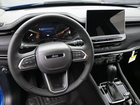 New 2026 Jeep Compass Latitude image 42