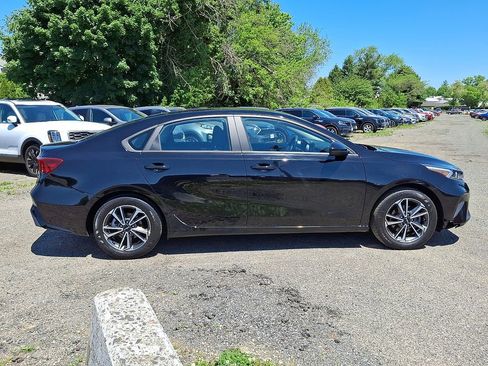 Certified 2023 Kia Forte LXS FWD image 8