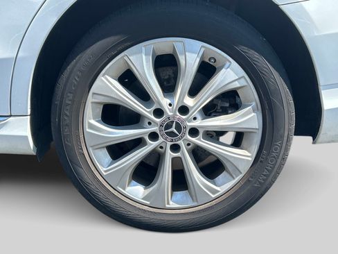 Used 2019 Mercedes-Benz C 300 4MATIC Sedan image 9