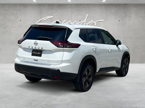 Certified 2026 Nissan Rogue SV w/ Cold Weather Package FWD image 16