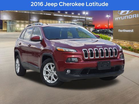 Used 2016 Jeep Cherokee Latitude FWD image 1