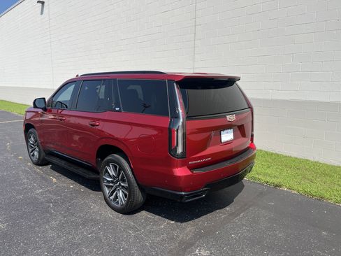 Used 2024 Cadillac Escalade Sport image 4