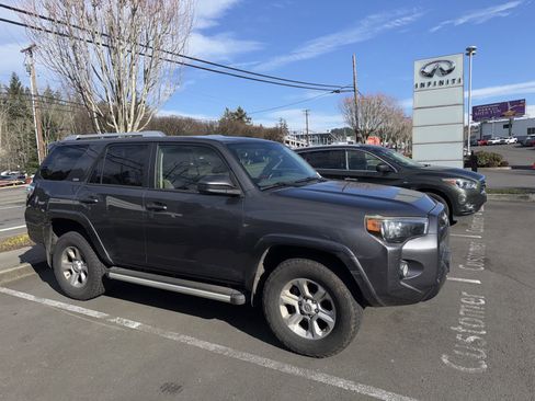Used 2014 Toyota 4Runner 4WD image 4