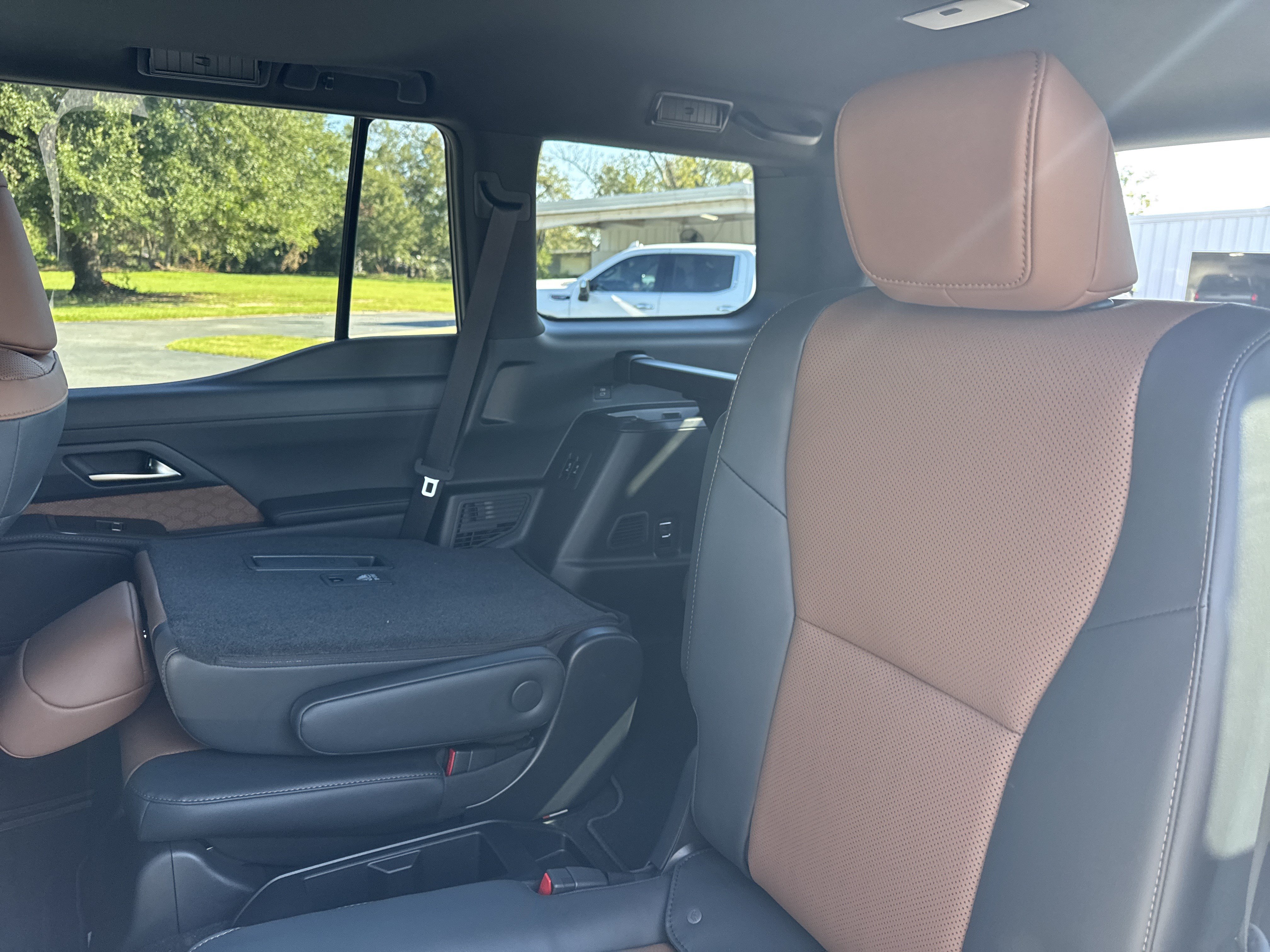 Used 2026 Lexus GX 550 w/ Cold Area Package AWD/4WD image 25