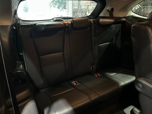 Used 2021 Toyota Highlander XLE AWD/4WD image 37