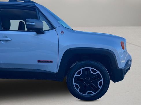 Used 2017 Jeep Renegade Trailhawk image 27