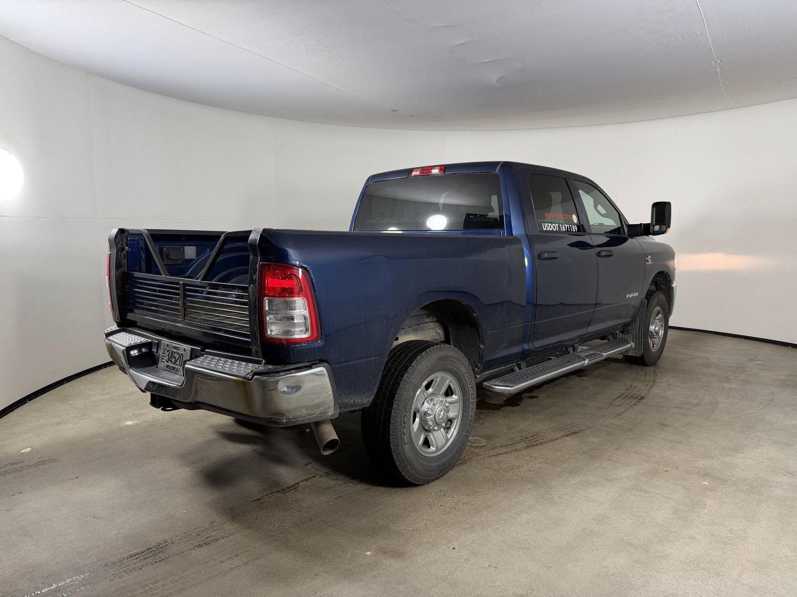 Used 2022 RAM 2500 Tradesman w/ Chrome Appearance Group AWD/4WD image 7