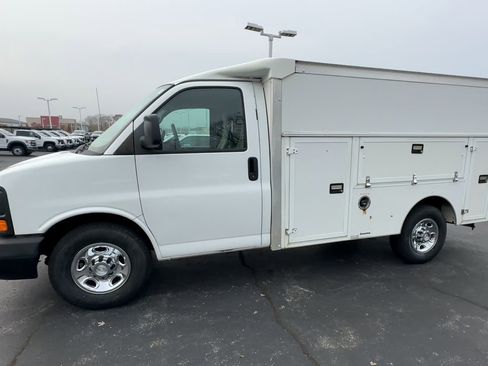 Used 2014 Chevrolet Express 3500 image 4