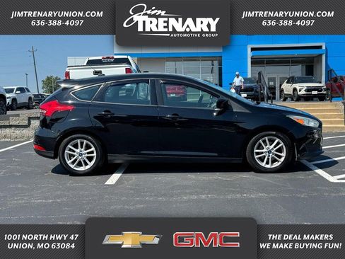 Used 2018 Ford Focus SE FWD image 1