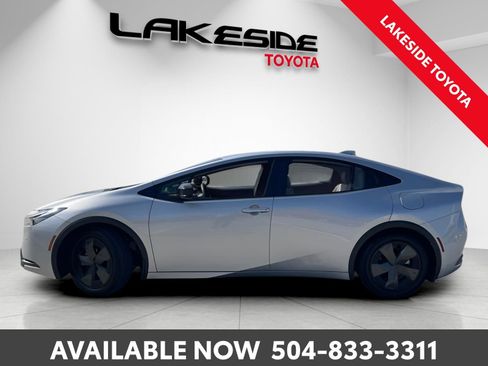Certified 2025 Toyota Prius LE image 4