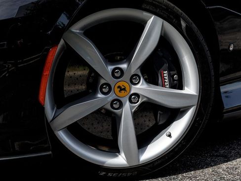 Used 2019 Ferrari Portofino RWD image 42