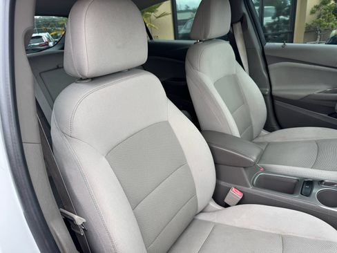 Used 2017 Chevrolet Cruze LT w/ Convenience Package FWD image 23