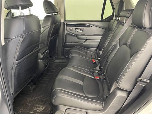 Used 2025 Honda Pilot EX-L image 5