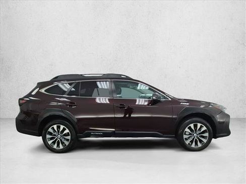 Used 2023 Subaru Outback Limited AWD/4WD image 4