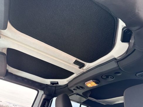 Used 2017 Jeep Wrangler Unlimited Rubicon w/ Connectivity Group image 20