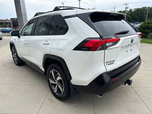 Used 2023 Toyota RAV4 SE w/ Weather & Moonroof Package AWD/4WD image 5