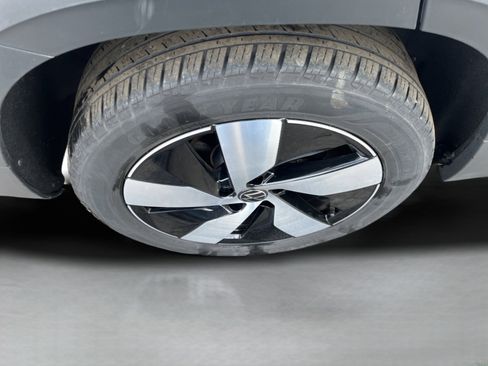 Used 2023 Volkswagen Taos S w/ Driver Assistance Package image 9