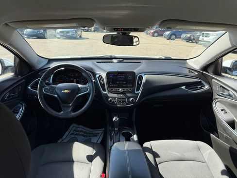 Used 2019 Chevrolet Malibu LT FWD image 16