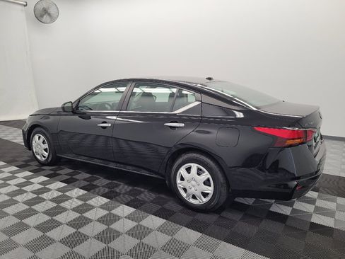Used 2025 Nissan Altima 2.5 S FWD image 3