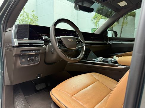 Used 2025 Cadillac Escalade Premium Luxury w/ Touring Package AWD/4WD image 27