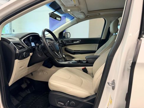 Used 2017 Ford Edge Titanium w/ Equipment Group 301A FWD image 17