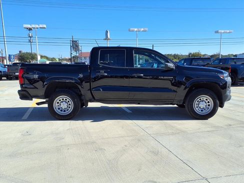 Used 2024 Chevrolet Colorado W/T w/ WT Convenience Package image 4