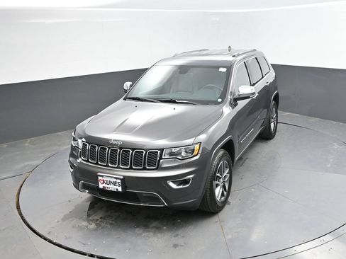 Used 2017 Jeep Grand Cherokee Limited w/ Trailer Tow Group IV AWD/4WD image 27