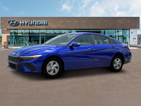 New 2025 Hyundai Elantra SE image 2