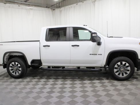 Used 2024 Chevrolet Silverado 2500 Custom w/ Custom Value Package image 29