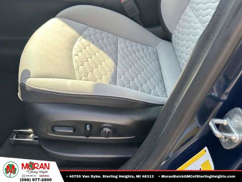 Certified 2019 Chevrolet Equinox LT FWD image 19