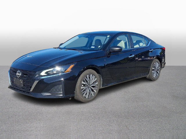 Used 2025 Nissan Altima 2.5 SV FWD image 1
