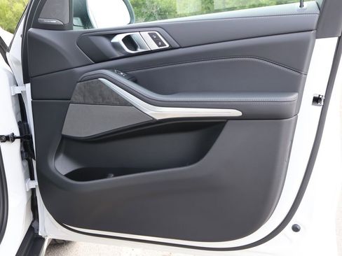 New 2026 BMW X5 xDrive40i w/ Premium Package image 13