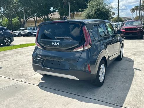 Certified 2025 Kia Soul LX w/ LX Technology Package FWD image 6