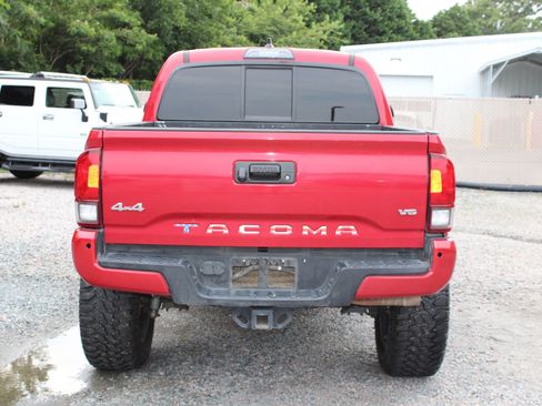 Used 2019 Toyota Tacoma SR image 6