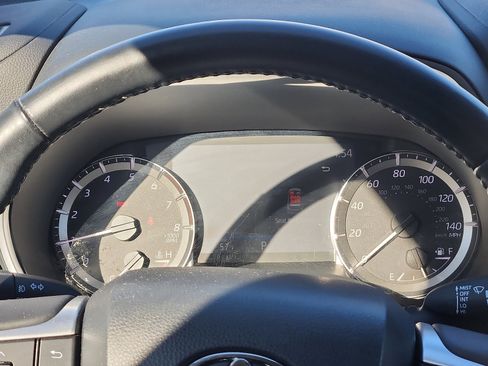 Used 2023 Toyota Highlander XLE AWD/4WD image 14
