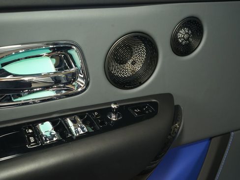 Used 2023 Rolls-Royce Cullinan Black Badge w/ Driver's Package image 39