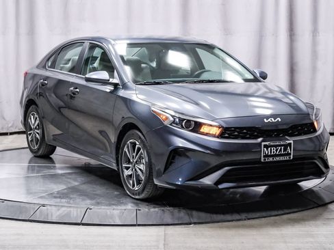 Used 2022 Kia Forte LXS image 5