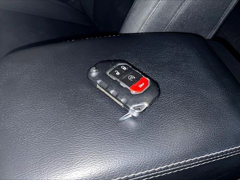 Used 2022 Jeep Wrangler Unlimited Sahara w/ Cold Weather Group image 33