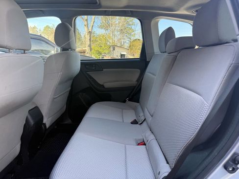 Used 2018 Subaru Forester 2.5i Premium image 18