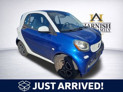 Used 2016 smart fortwo passion RWD image 1