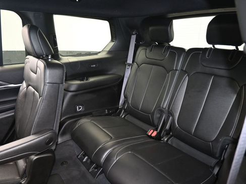 Used 2024 Jeep Grand Cherokee L Limited image 29