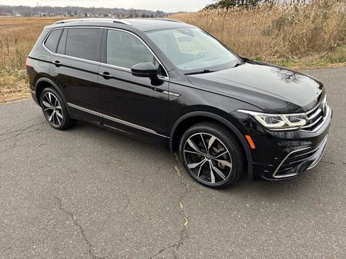 Used 2022 Volkswagen Tiguan SEL R-Line image 12