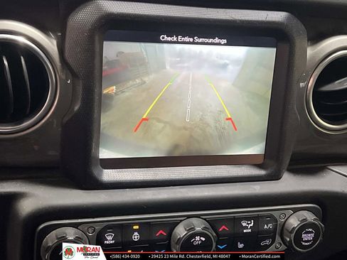 Used 2018 Jeep Wrangler Unlimited Sahara image 20