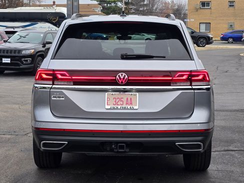 Used 2025 Volkswagen Atlas SE image 13