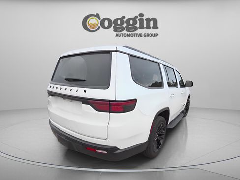 Used 2024 Jeep Wagoneer Series II image 12